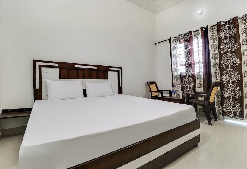 Spot On 48646 Hotel Gvrh