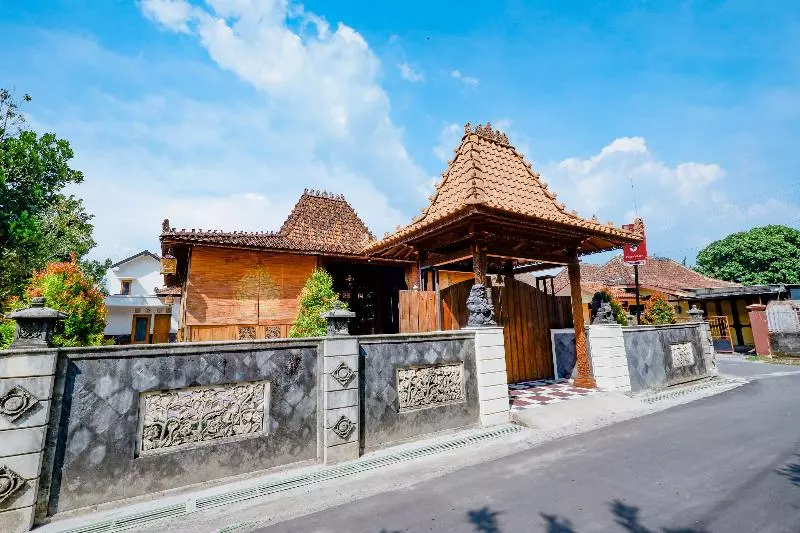 Hotelli Oyo 2327 Pagsis Village