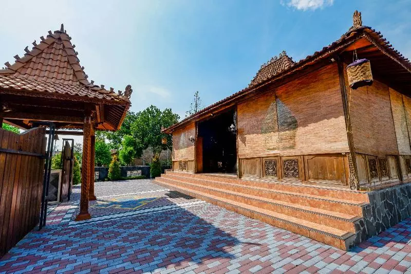 Hotelli Oyo 2327 Pagsis Village