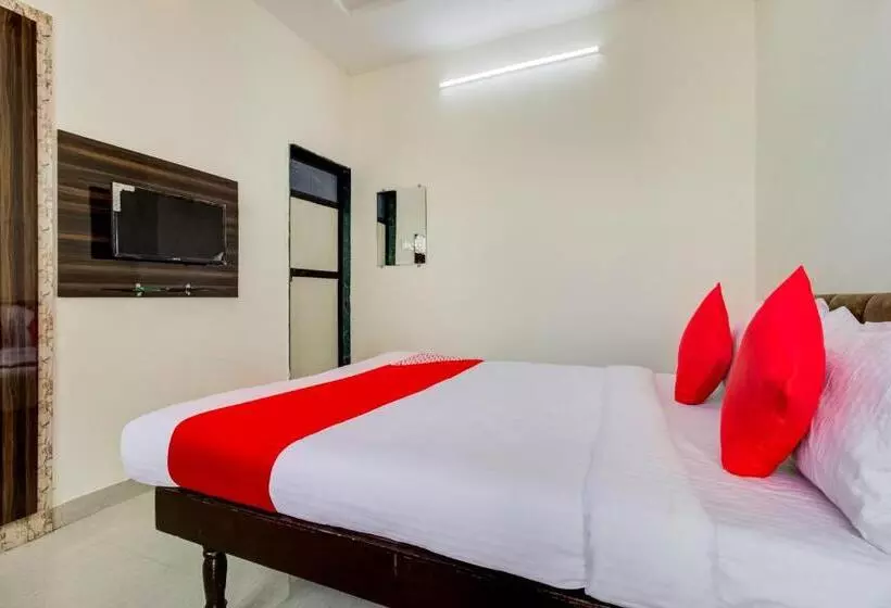 Hotelli Oyo 70104  80 City Center