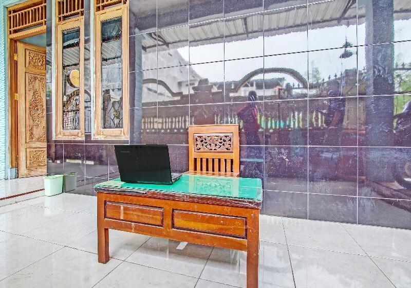 Hotel Spot On 2546 Griya Widya Syariah