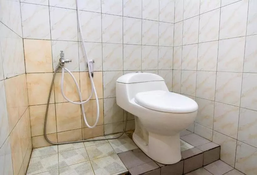 Hotelli Spot On 2891 999 Guest House