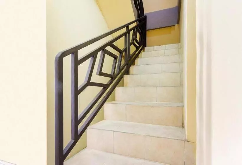 Hotelli Spot On 2891 999 Guest House