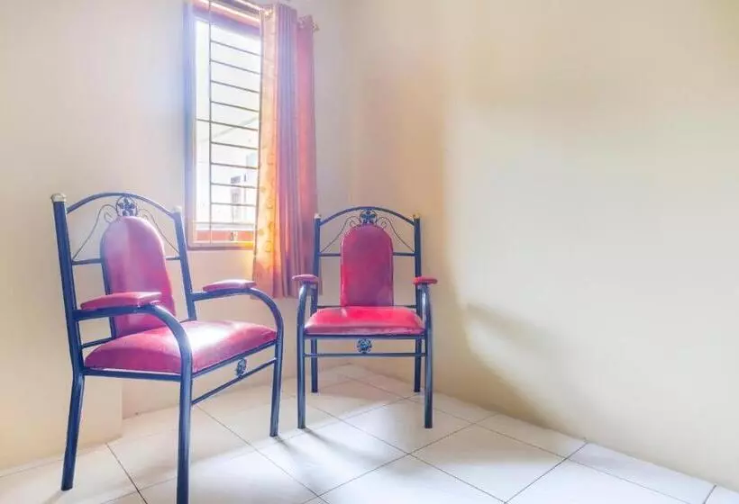 Hotelli Spot On 2891 999 Guest House