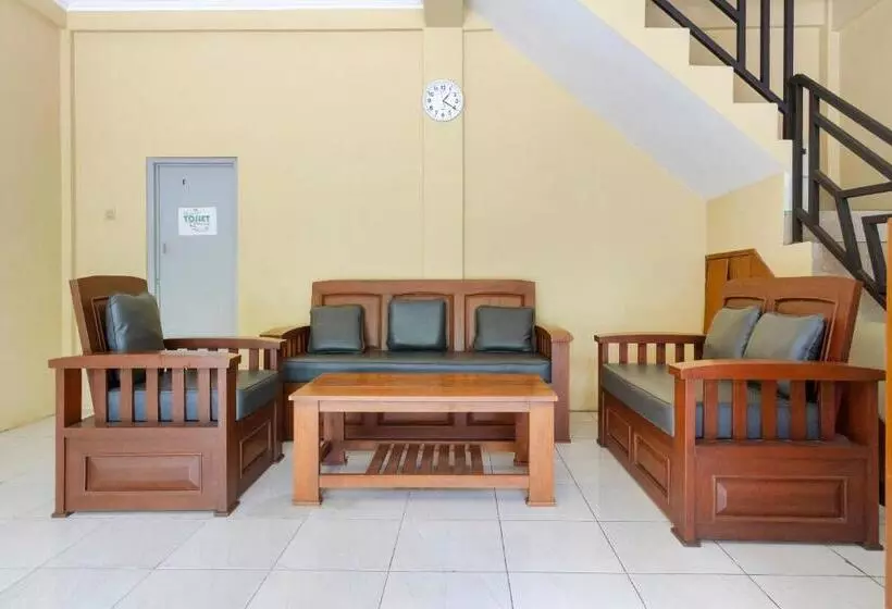 Hotelli Spot On 2891 999 Guest House