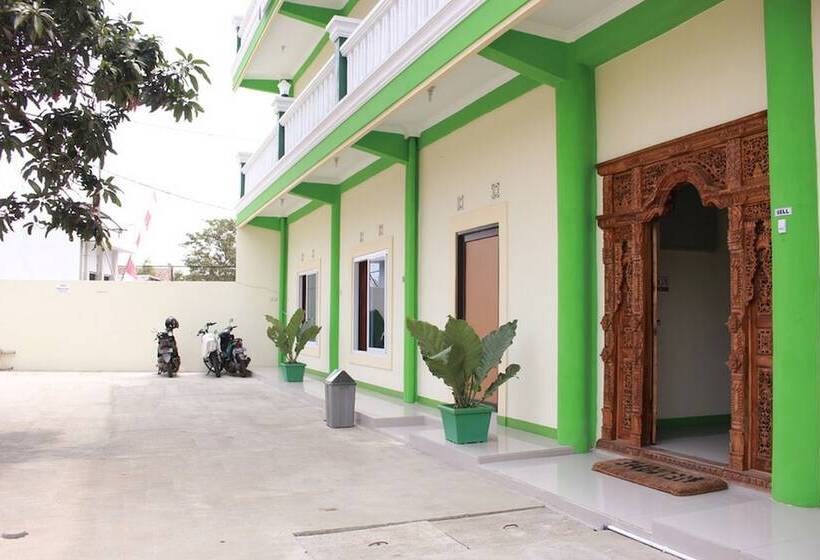 Pensionat Reddoorz @ Cisaga