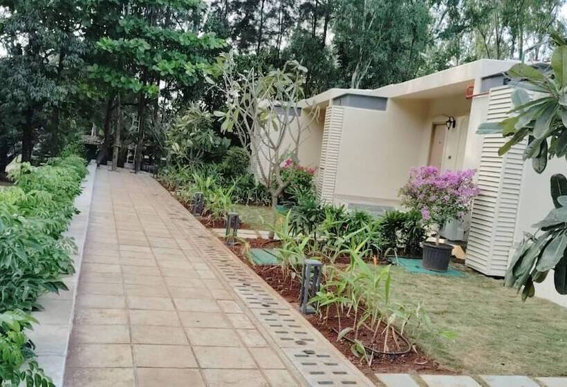 Residency Lake Resort & Spa