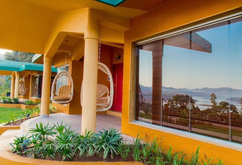 Residency Lake Resort & Spa