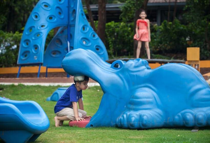 Residency Lake Resort & Spa