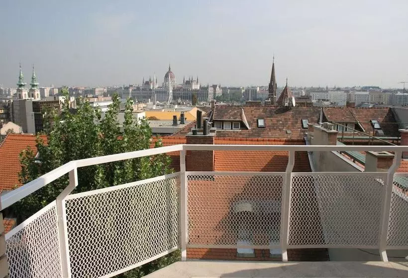 Budavar Bed And Breakfast