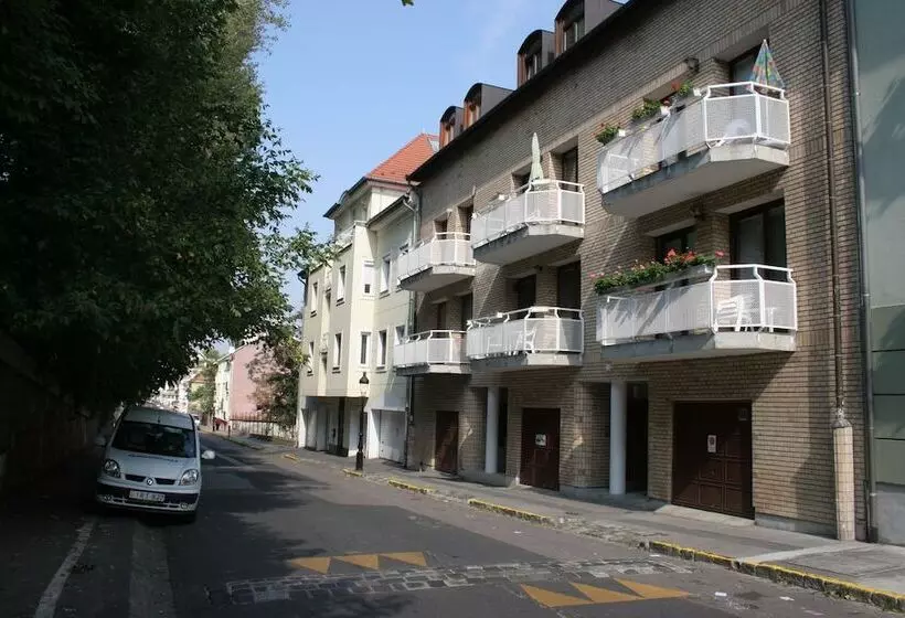 Budavar Bed And Breakfast