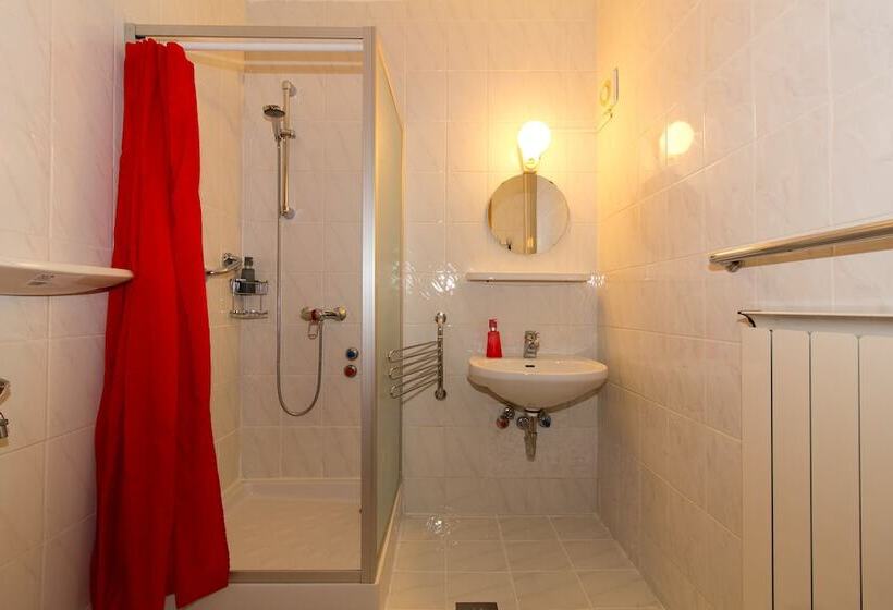 Budavar Bed And Breakfast