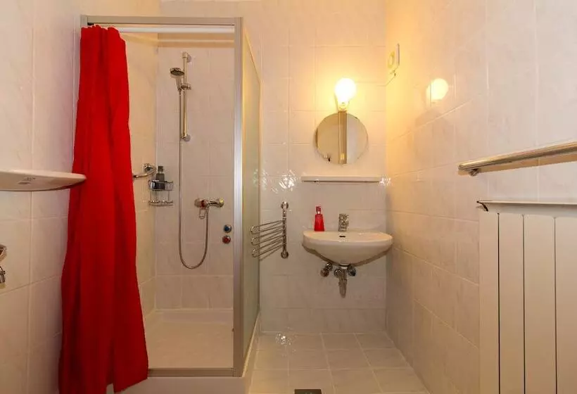 Budavar Bed And Breakfast