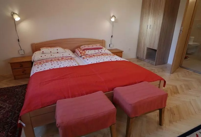 Budavar Bed And Breakfast