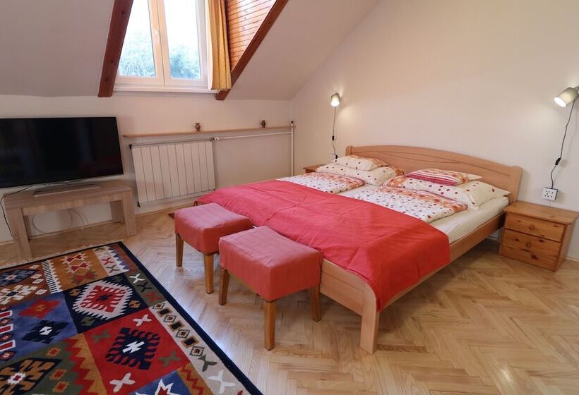 Budavar Bed And Breakfast