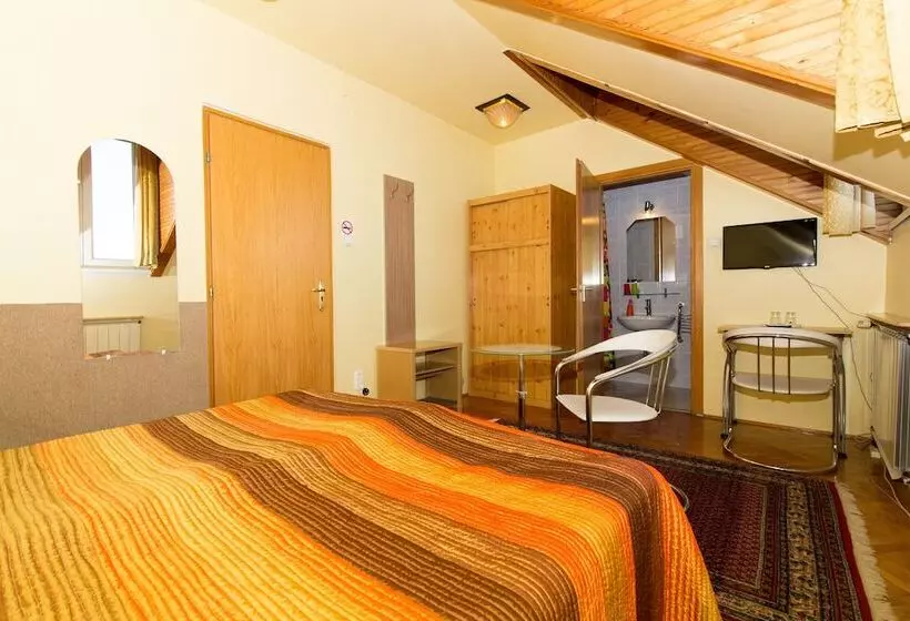 Budavar Bed And Breakfast