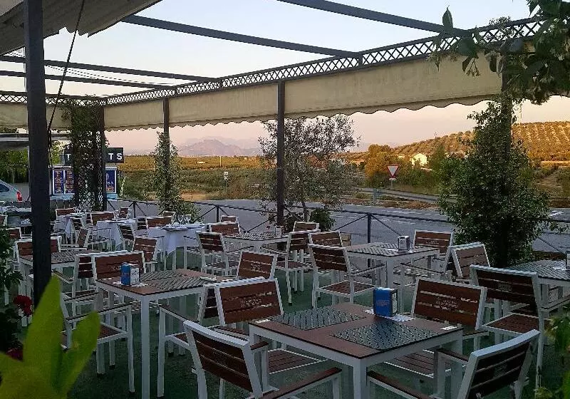 Albenzaire Hotel Asador