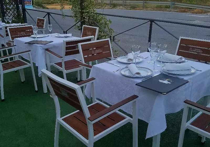 Albenzaire Hotel Asador