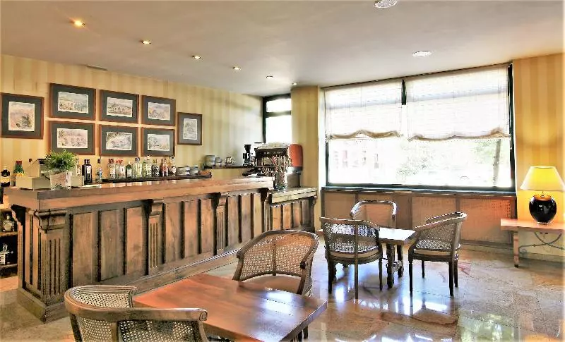 هتل Ele Puente Romano de Salamanca