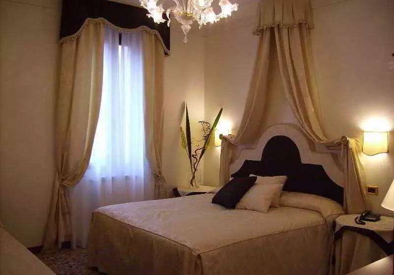 هتل Hesperia