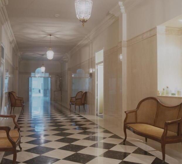 فندق Parque Balneario Termas Pallares