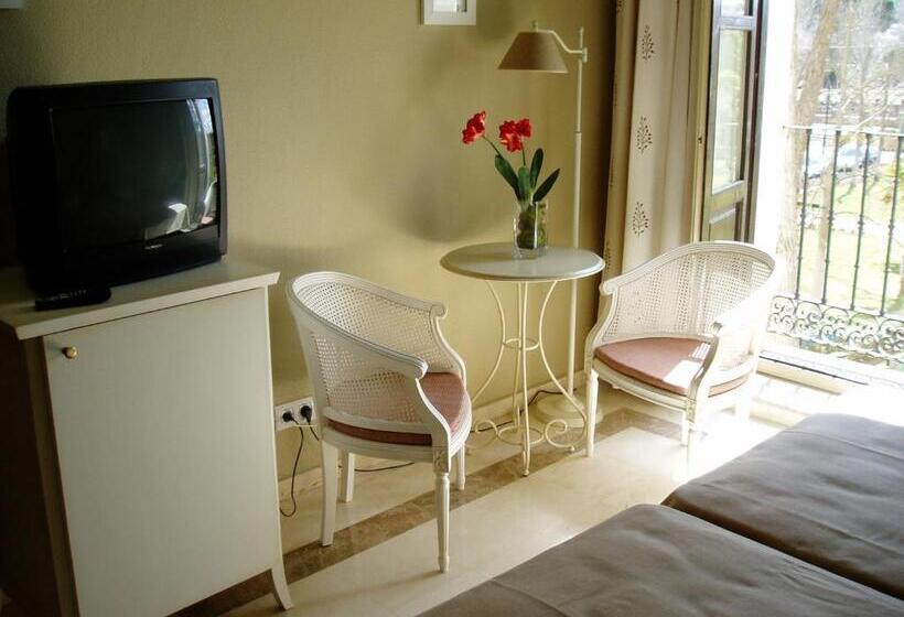 فندق Parque Balneario Termas Pallares