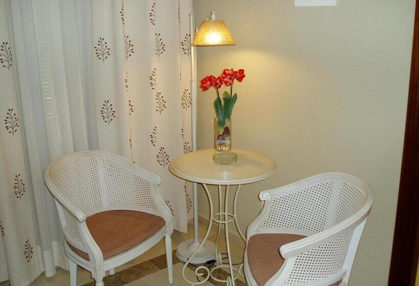 فندق Parque Balneario Termas Pallares