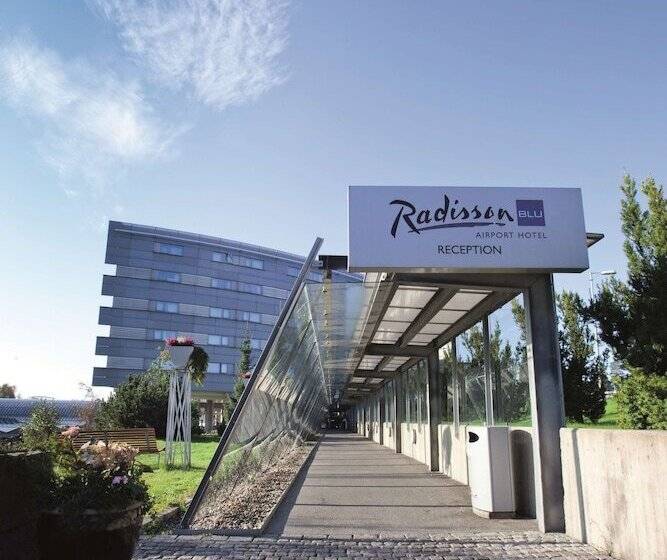 Radisson Blu Airport Hotel, Oslo Gardermoen