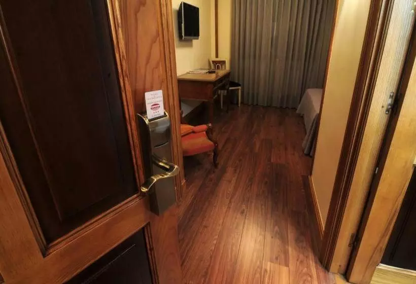 Hotel Rivera Del Duero