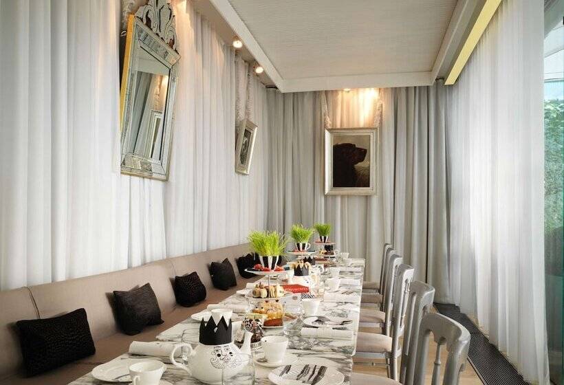 هتل Sanderson London