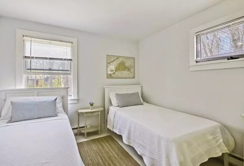 Oak Bluffs 3 Bed Cottage, Walk To Town