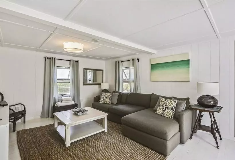 Oak Bluffs 3 Bed Cottage, Walk To Town