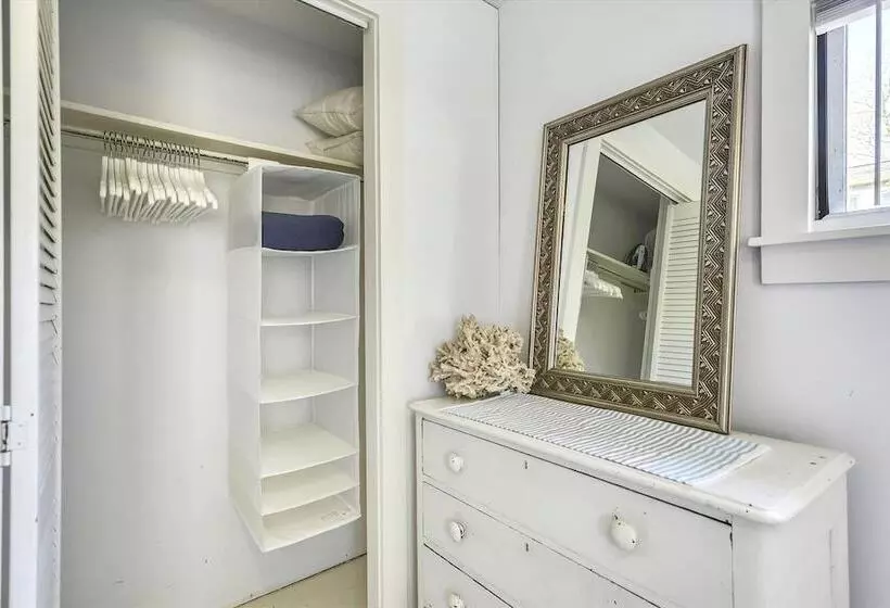 Oak Bluffs 3 Bed Cottage, Walk To Town