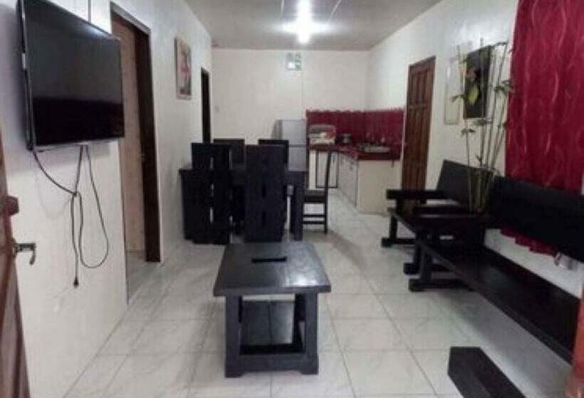 Pensió Czarina Transient House