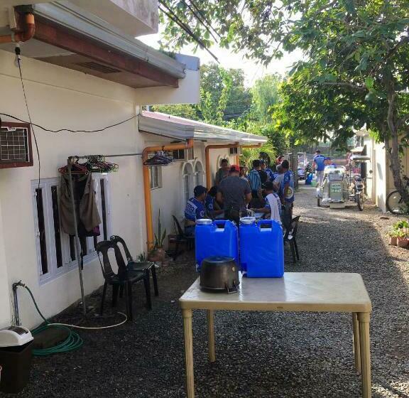 Pensió Czarina Transient House