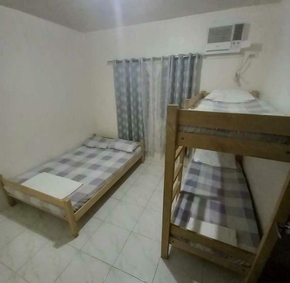 Pensió Czarina Transient House