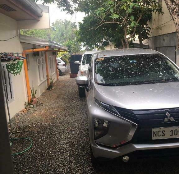 Pensió Czarina Transient House