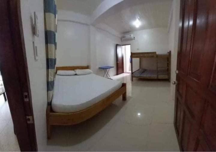 Pensió Czarina Transient House