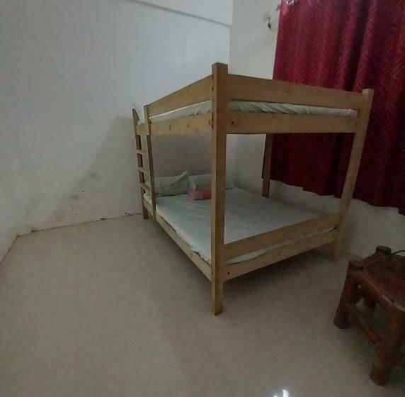 Pensió Czarina Transient House