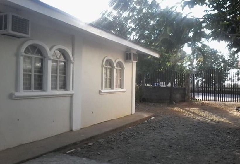 Pensió Czarina Transient House