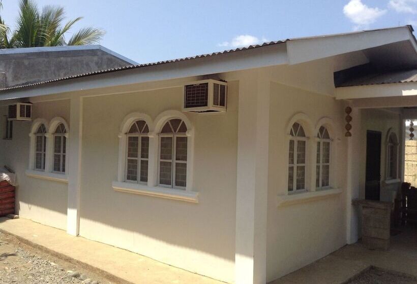 Pensió Czarina Transient House