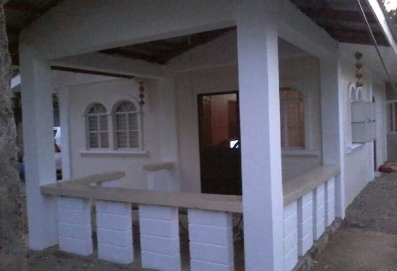 Pensió Czarina Transient House