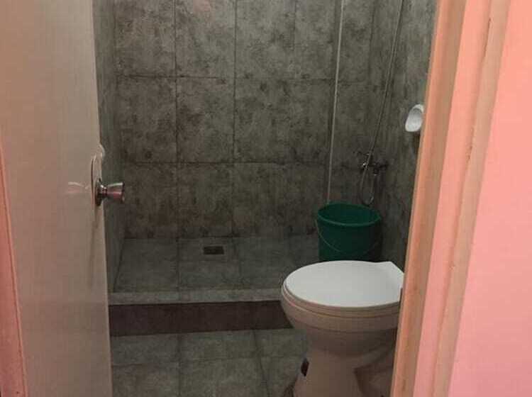 Pensió Czarina Transient House