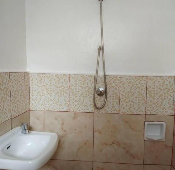 Pension (Hôtel basse catégorie) Nelmann's Nipa Huts