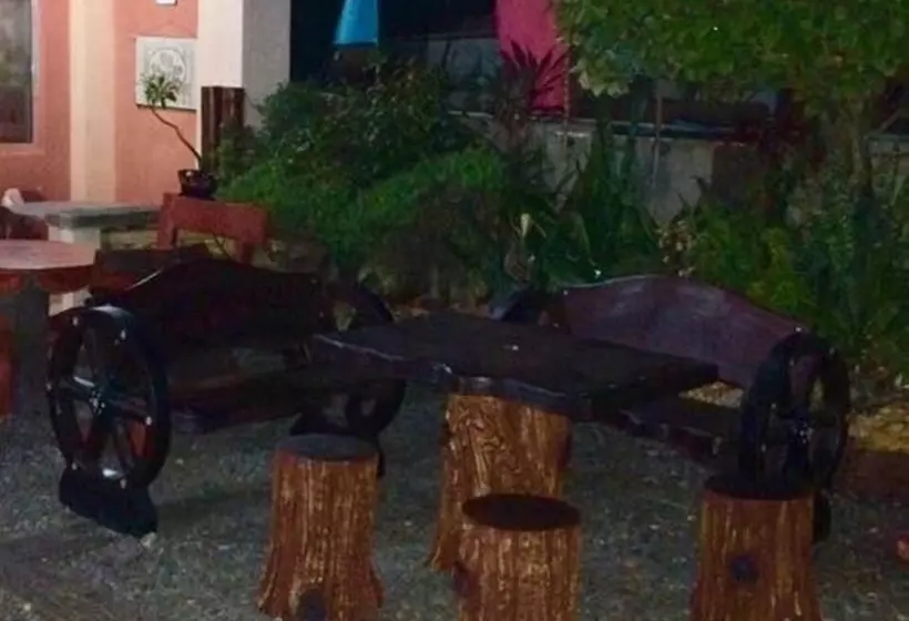 Villa Milagros Pension House