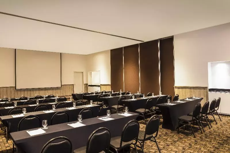 Отель Fiesta Inn Guadalajara Expo