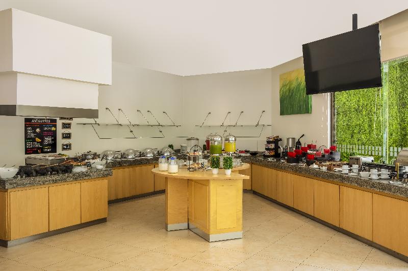 فندق Fiesta Inn Guadalajara Expo