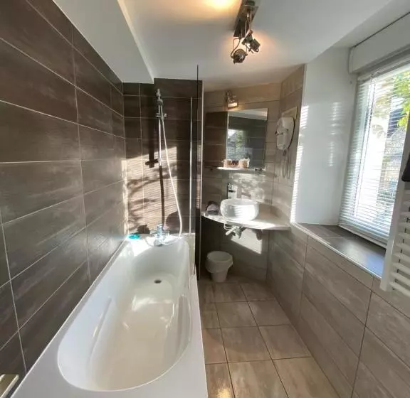 La Glycine Hotel Et Spa