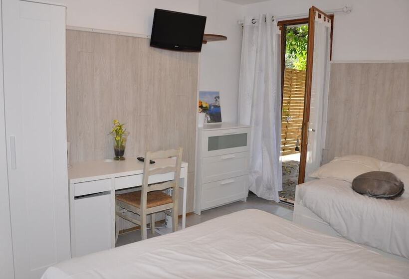 ホテル Hôtel Les Mimosas