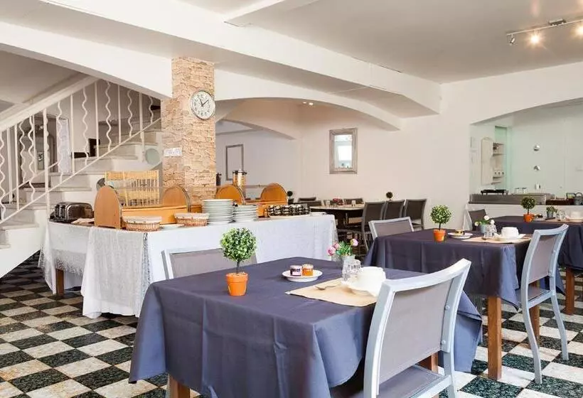 فندق Le Petit Manoir Logis